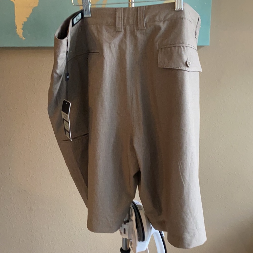 Khaki green shorts - Picture 3 of 8